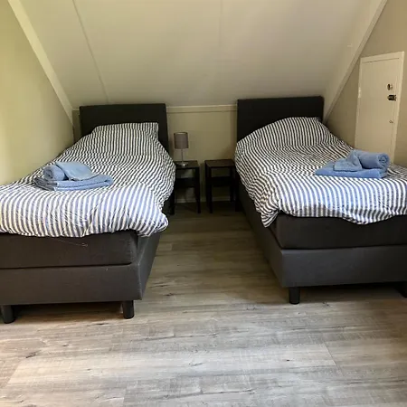Sfeervolle 8 Persoons Vakantievilla Met Tuin En Privacy In Ewijk! Ferienhaus