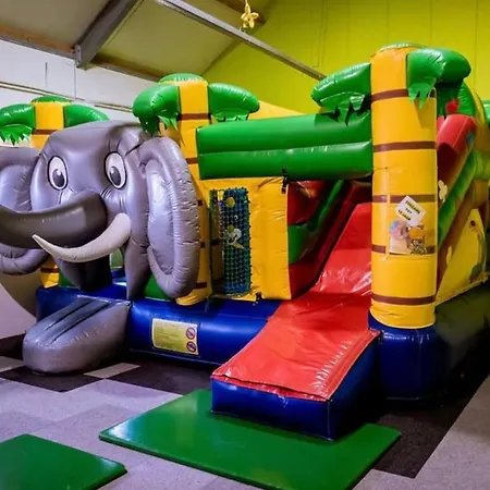 Sfeervolle 8 Persoons Vakantievilla Met Tuin En Privacy In Ewijk!