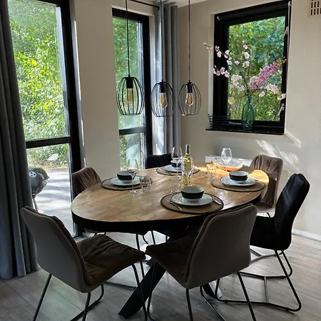 Sfeervolle 8 Persoons Vakantievilla Met Tuin En Privacy In Ewijk! Ewijk